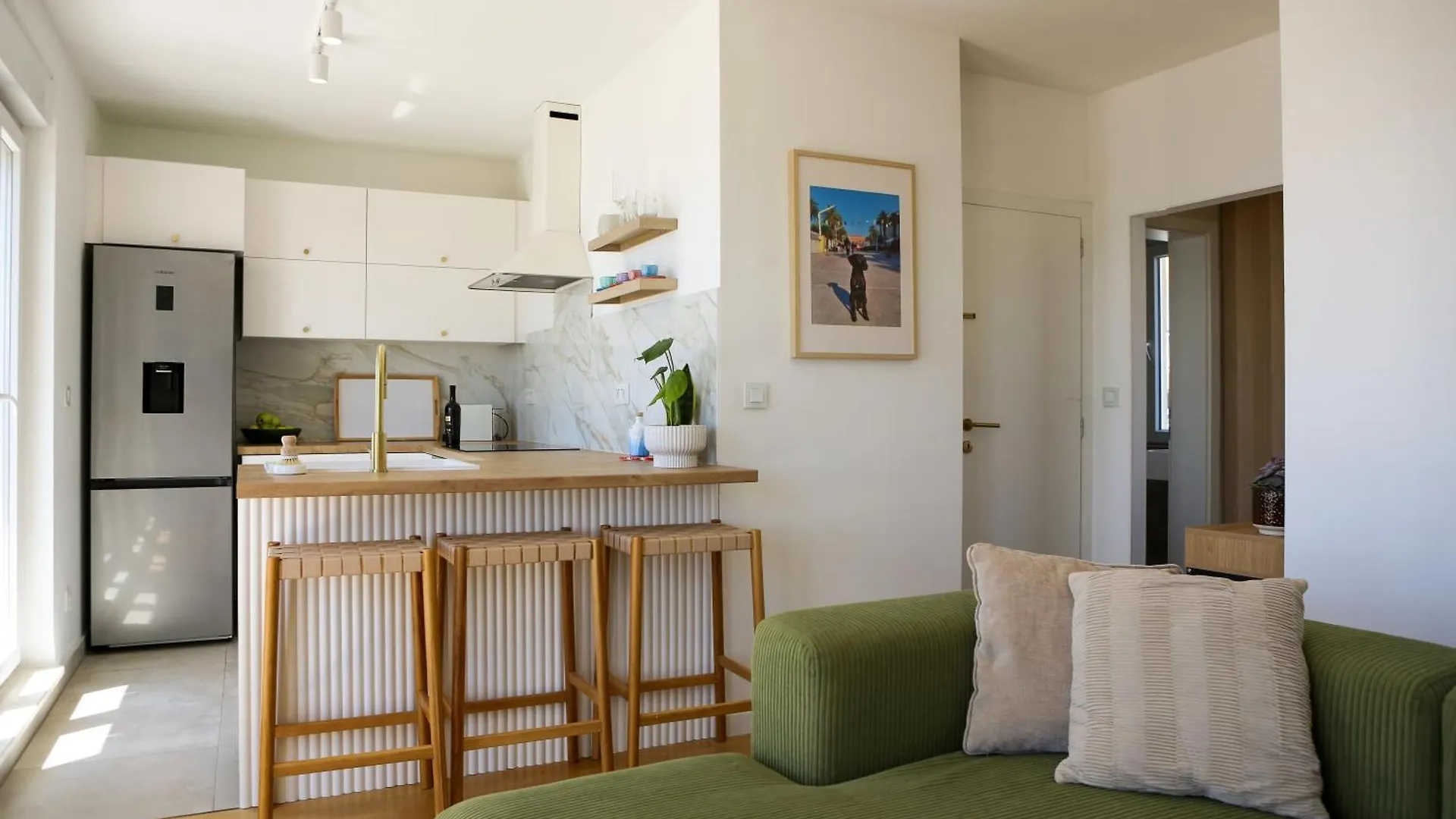 Kiki\'S Sea View Open Apartment With Terrace And Jacuzzi location