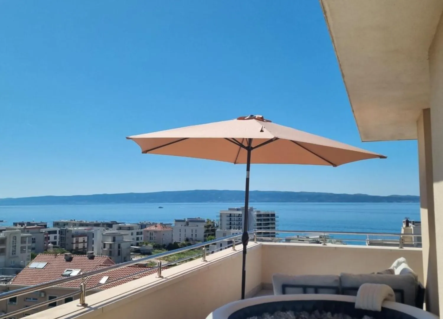 Kiki'S Sea View Open Apartment With Terrace And Jacuzzi Spalato